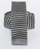 Prémium slim  kötött nyakkendő - Szürke-fekete csíkos Csíkos nyakkendő
