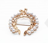                                              Arany bross koszorű gyönggyel